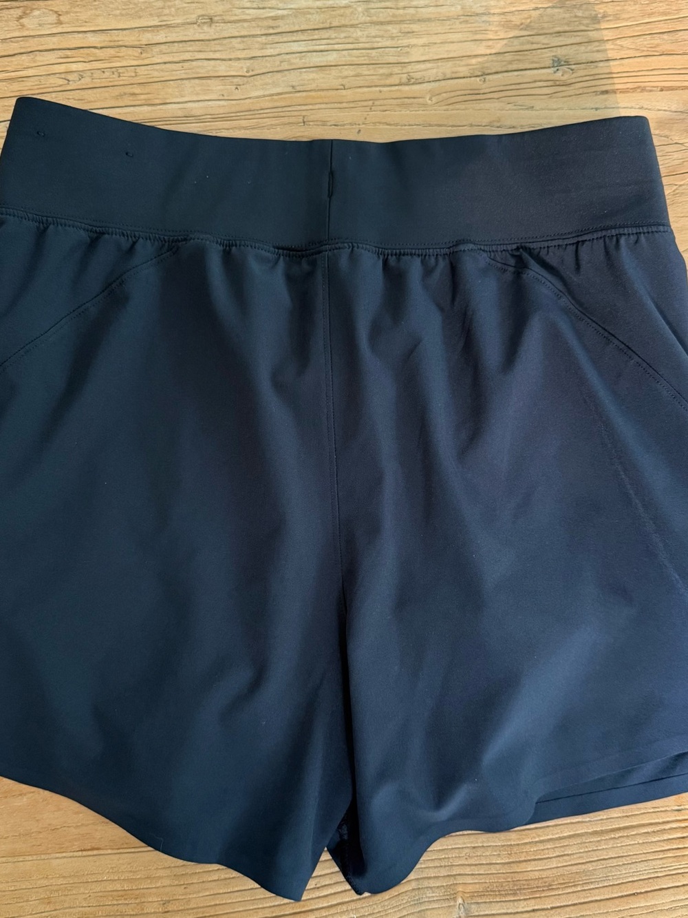 Abercrombie YPB motionTEK men’s shorts—SMALL